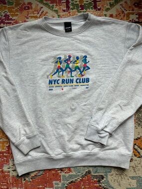 Only Light NYCM 2024 Gray Crewneck with Multicolor NYC Run Club Graphic